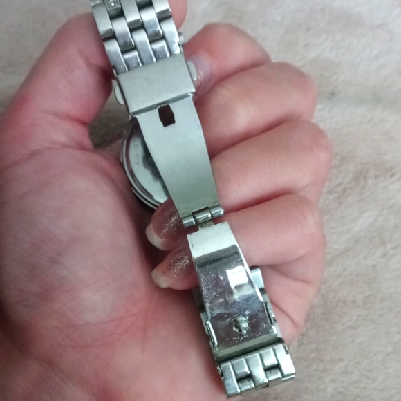 Michael Kors Watch - Picture 2 of 9